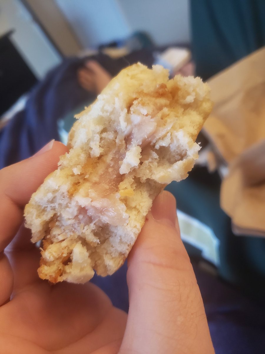 missmeloh8's tweet photo. @Wendys Nice that your employees at the Citrus Park store in Tampa FL served my boyfriend RAW CHICKEN.  So thanks for that. 6202 Gunn Hwy, Tampa, FL 33625 🤢🤮 https://t.co/jAA7QtNoaR