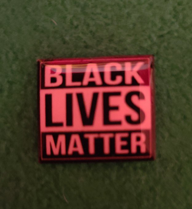 AdrianH73250381's tweet photo. Changing my #JillsPin for 
@TheSundayShow
 with 
@CapehartJ
 
@LawProfButler
 and #JohnBurris bec of this story. 
Black Army Medic Pepper-Sprayed in Traffic Stop Accuses Officers of Assault https://t.co/AQRfgDwo9s