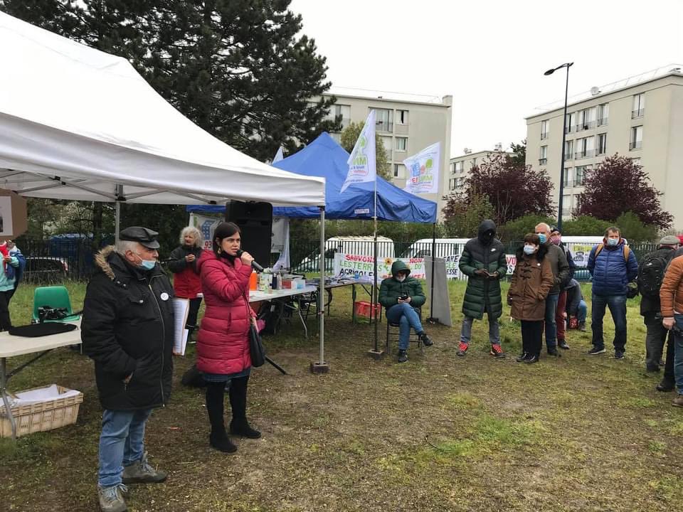 insoumiscom_93's tweet photo. .@capanema_silvia,@Clem_Autain,militants insoumis, citoyens et collectifs présents à #Dugny:non à la bétonisation et à la spéculation.Nous soutenons le #MNLE93, notre groupe avait voté contre la cession de l’aire des vents auj. retoquée par la justice. #écologiepopulaire #JOP2024 https://t.co/bPn208MCfy