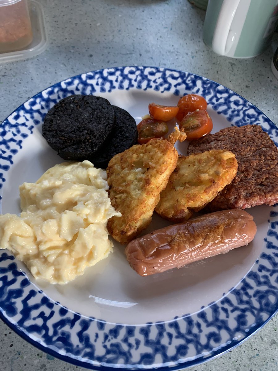 Must be Sunday 😋#sundayvibes