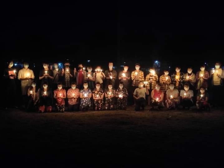 ThomasVLinge's tweet photo. #Myanmar 🇲🇲: protesters holding a #FlashStrike in the northern town of Mohnyin (#Kachin state). #WhatsHapppeningInMyanmar

Source: https://t.co/Ri6BvFMP4q https://t.co/ckP0kKuIlH