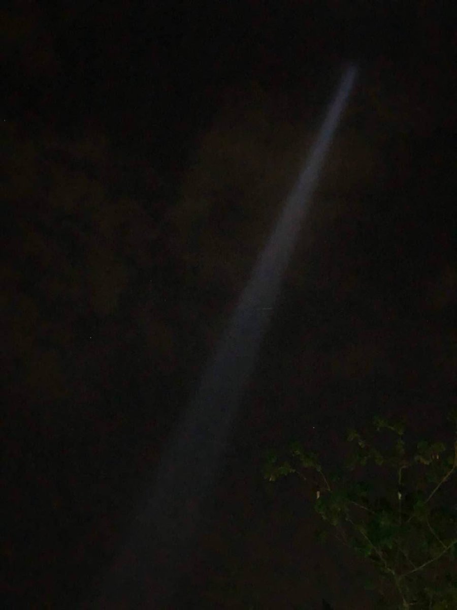 ZweMarn's tweet photo. #FlashStrike Campaign tonight at 7pm and 9pm, expressing the message that “Stars are shining on the ground”, in defiance of military ruling. People are participating in various campaigns to demonstrate against dictatorship. #WhatsHappeningInMyanmar #Apr11Coup https://t.co/mftfmPTNXR