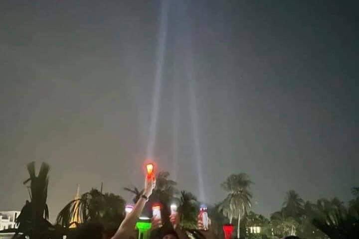 MilkTeaMM_MTAM's tweet photo. #FlashStrike in Pathein : whatever the campaign is all people are Fighting Together. The battle is not over yet,we are still Fighting together.  #WhatsHappeninglnMyanmar #Apr11Coup #MilkTeaAlliance https://t.co/Hd99D1U2E1