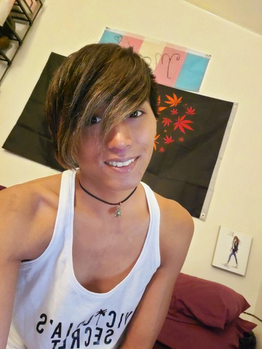 1 pic. I get alot of questions about my hairstyle ??♀? often, inspiration came from #RUBYROSE ?
Total