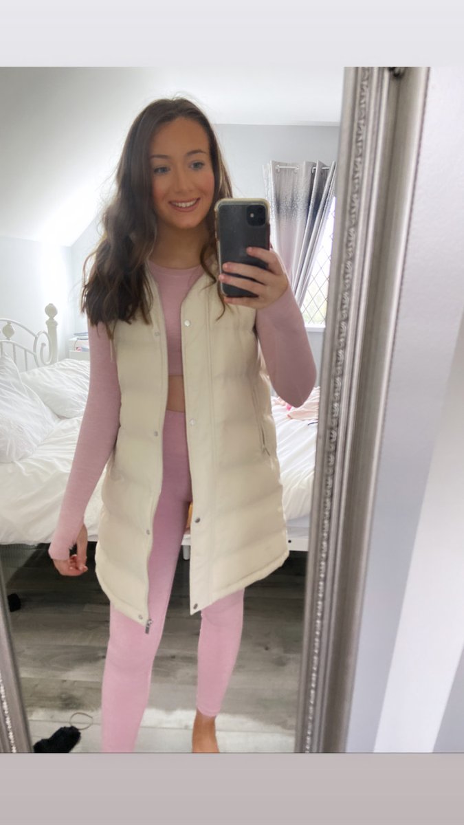 georgiamaycoll2's tweet photo. The perfect Sunday attire 😍🤩🤩 this matching 2 piece we are just in love with 🙌🏻👌🏻so easily matched with this lovely cream gilet 💕DM to order 😆 #aitgeorgiamay #loungewear #sundayfunday #sundayattire https://t.co/GlMQkGT8n5
