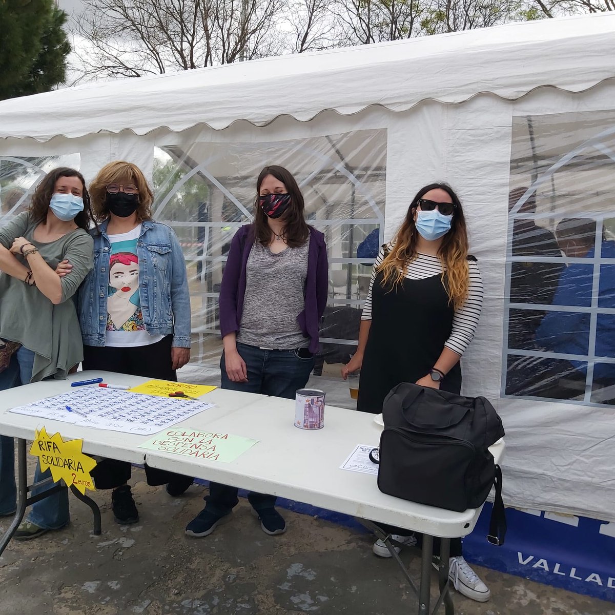 DCarabanchel's tweet photo. El equipo de la Despensa en la @EFCarabanchel 
¡Salimos a ganar!
Hasta las 14 podéis pasaros a ayudar. https://t.co/WEPcHMHdPB