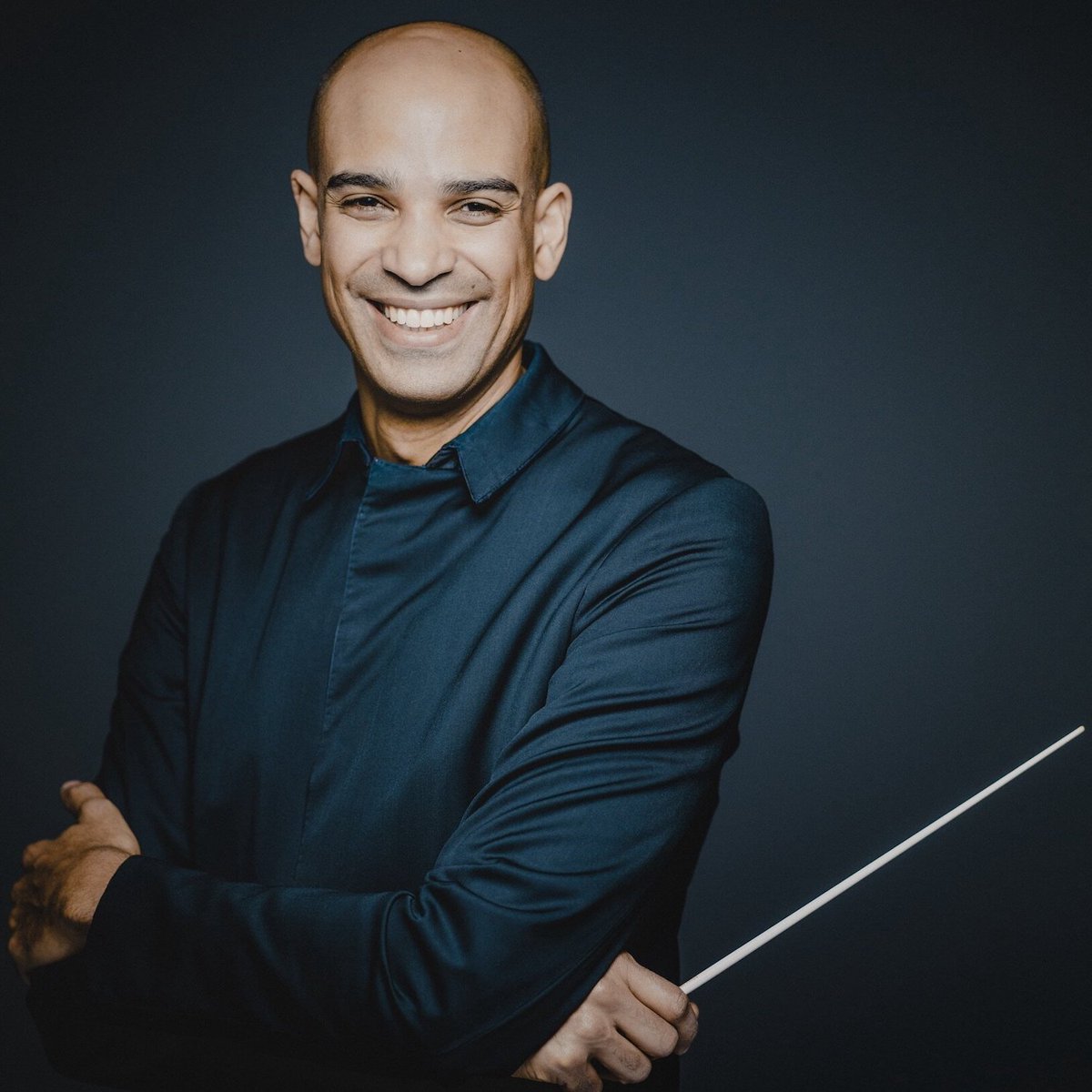 amiconthepodium (@amiconthepodium) on Twitter photo Tonight, 19:30 is Episode 55 with the charming Chief Conductor of <a href="/MueSymphoniker/">Münchner Symphoniker</a>, @kevinjohnedusei. I hear all about the German Kapellmeister system, his time studying as a Tonmeister & what subject he gets very "nerdy" about. Lovely man & lovely chat! amiconthepodium.podbean.com Tonight, 19:30 is Episode 55 with the charming Chief Conductor of <a href="/MueSymphoniker/">Münchner Symphoniker</a>, @kevinjohnedusei. I hear all about the German Kapellmeister system, his time studying as a Tonmeister & what subject he gets very "nerdy" about. Lovely man & lovely chat! amiconthepodium.podbean.com