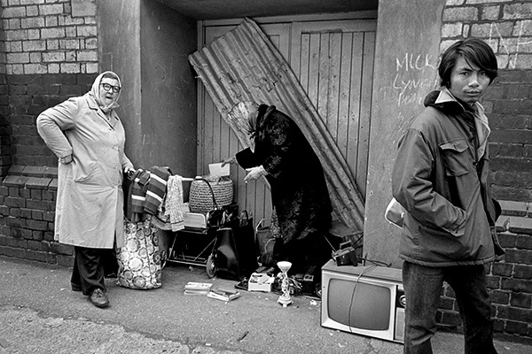 rupertbu's tweet photo. More Of Fran Mayโs #BrickLane Photos from the 1970's, which were precursors of scenes I saw in Uzbekistan and Kazakhstan, post dissolution of #USSR.
More of @FranMaySinger's work may be sourced @caferoyalbooks and #StormBooks.
tks @thegentleauthor
https://t.co/8zyY8xOQFU https://t.co/N5oT932Usy
