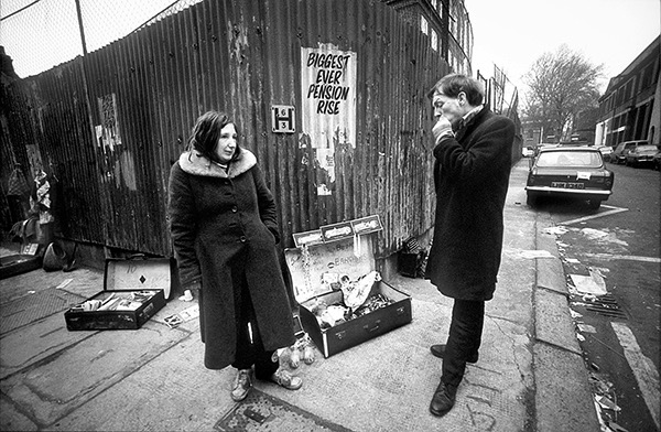 rupertbu's tweet photo. More Of Fran Mayโs #BrickLane Photos from the 1970's, which were precursors of scenes I saw in Uzbekistan and Kazakhstan, post dissolution of #USSR.
More of @FranMaySinger's work may be sourced @caferoyalbooks and #StormBooks.
tks @thegentleauthor
https://t.co/8zyY8xOQFU https://t.co/N5oT932Usy