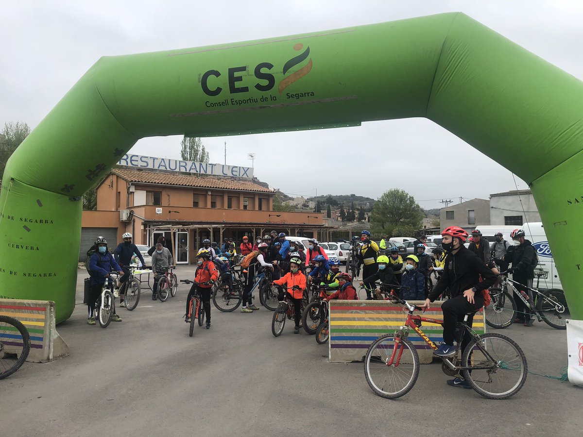 CE_Segarra's tweet photo. 🚵🏻‍♂️PEDALADA POPULAR DE LES OLUGES 🚵🏻‍♀️

😍 Molt contents de tornar a pedalar amb vosaltres per la Segarra! 

🙌🏻 Gràcies a tots/es les participants, a l’escola de btt, a la Penya Ciclista Cervera i l’Ajuntament de les Oluges! https://t.co/z42H05bfi0