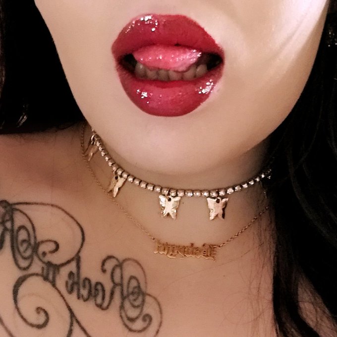 There are still some important slave spots open.  Fetishes will be taken care of indivitually.  🔞Cigarettes<a href="/tag/findom"class="tags"><span>#findom</span></a>
