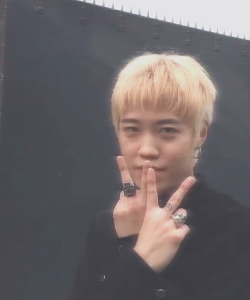 rintrbl_'s tweet image. @ my new moots I don’t talk often and I do rt a lot of shit but don’t be afraid to reach out if there’s anything u guys wanna rant about my dms are always open