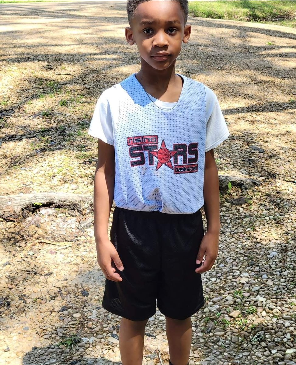 MS_POBOY's tweet photo. My upcoming hooper did good yesterday in his first organized basketball game! He said his knees was shaking...lol! https://t.co/IMnoy8WDzZ