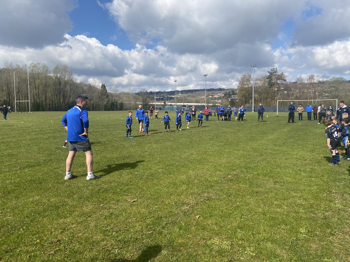 warrend1974's tweet photo. So good to see community rugby starting to make a comeback @newbridgerfc we’ll done all 🏉🏉🏉 https://t.co/oh9da9k1PY