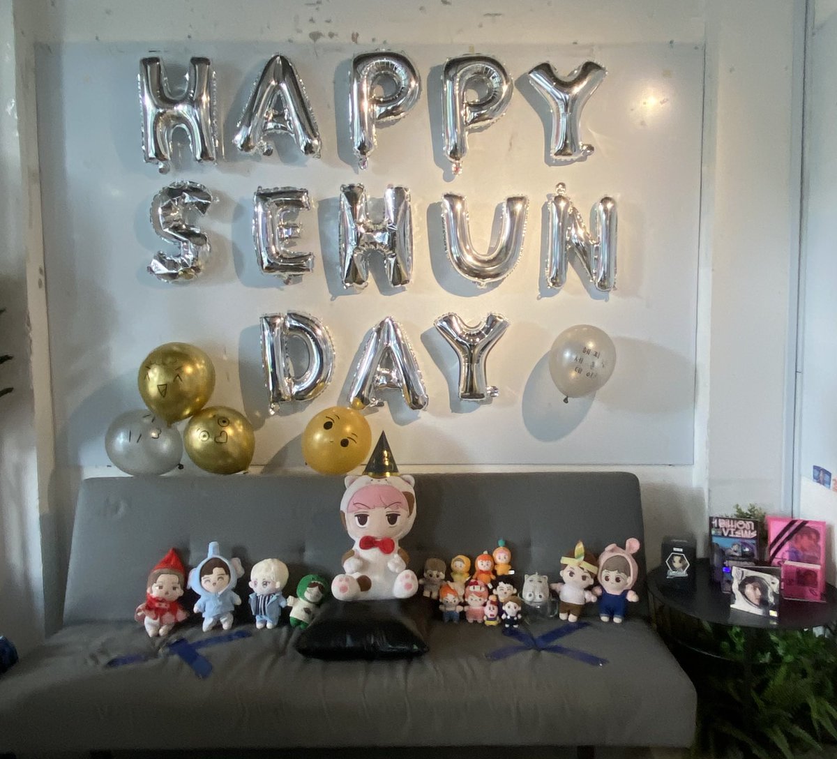 mrkai_88's tweet photo. Went to sehun's birthday cafe event today with @squishybaekk :). Thanks @whosTHATboy412_ for organizing this event 🥰🥰. The decos are really pretty and I had a good time :D
#whosTHATboy412 #SEHUN #Sehun28thBirthday #세훈 https://t.co/z2drTvjc1B