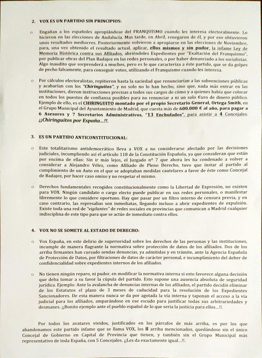 POLÉMICA: Concejales indignados de #Badajoz que han dejado #VOX están distribuyendo estos folletos por las calles. Impresionante lo que dicen sobre el partido. Nos gustaría saber la opinión de <a href="/Santi_ABASCAL/">Santiago Abascal 🇪🇸</a> al respecto.