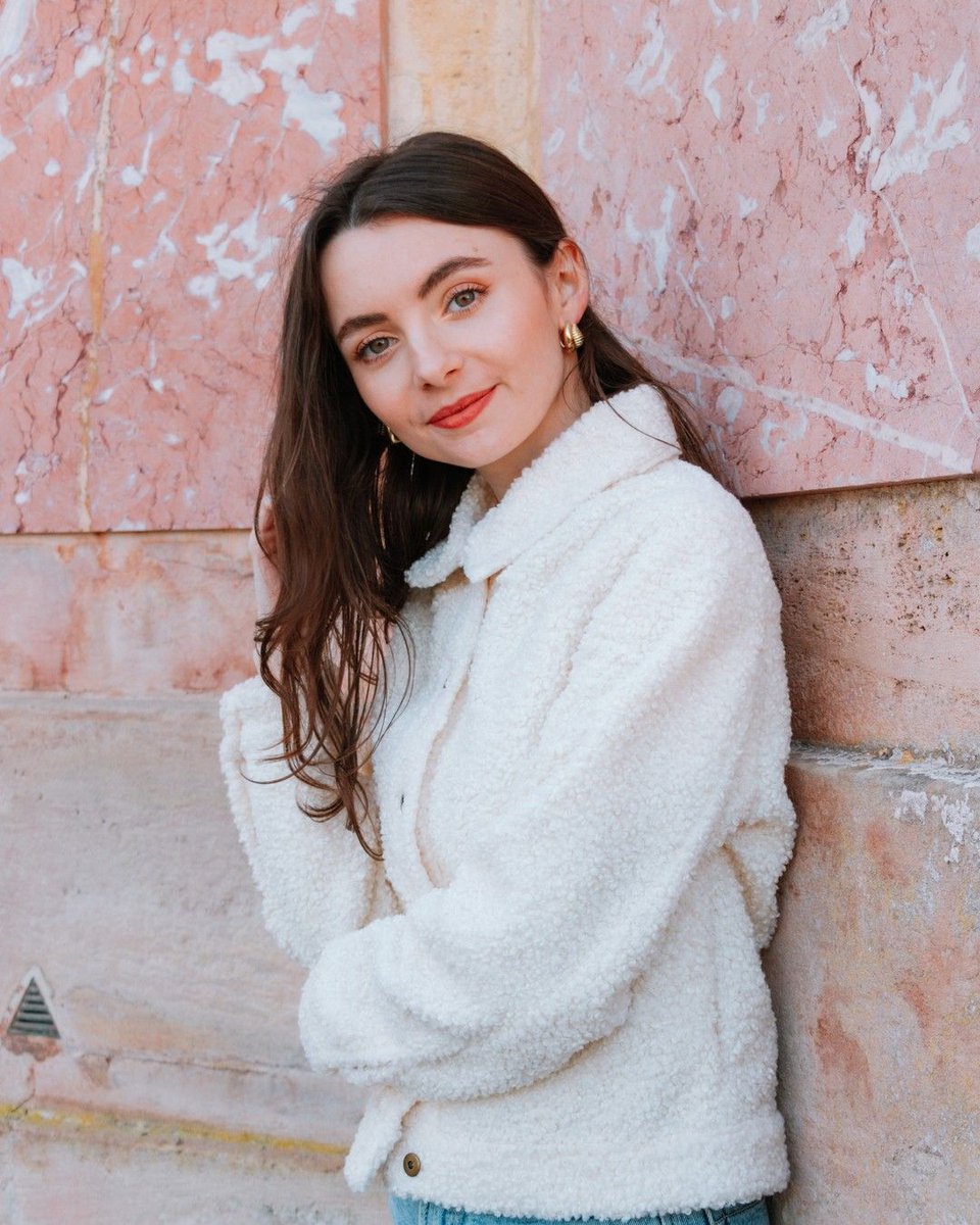 hivency_inactif's tweet photo. Elles portent les boucles d’oreilles de la box de février Emma & Chloé 🤍
Profils à découvrir sur Instagram :
📷 hannahdrai
📷 withrebecca
📷 uneclairpuislanuit
📷 cyrielle_cms
#hivency #hivencyinfluence https://t.co/LV2KPiuriu