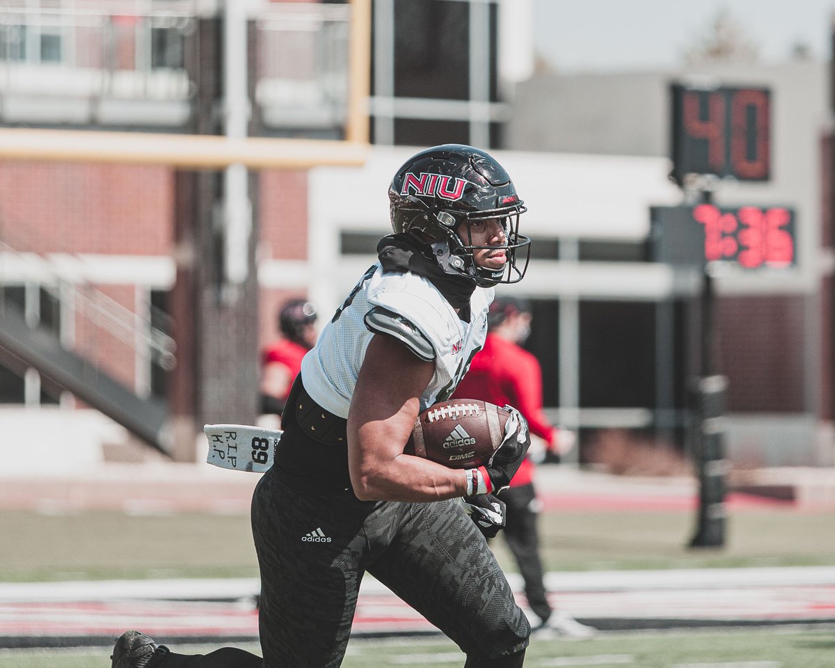NFLCoachHammock's tweet photo. “Hard work pays off”. Congrats Luke Mallette it was my privilege to award you a scholarship in front your parents yesterday. You earned it!!!
#TheHardWay https://t.co/iQmeP98Xwi