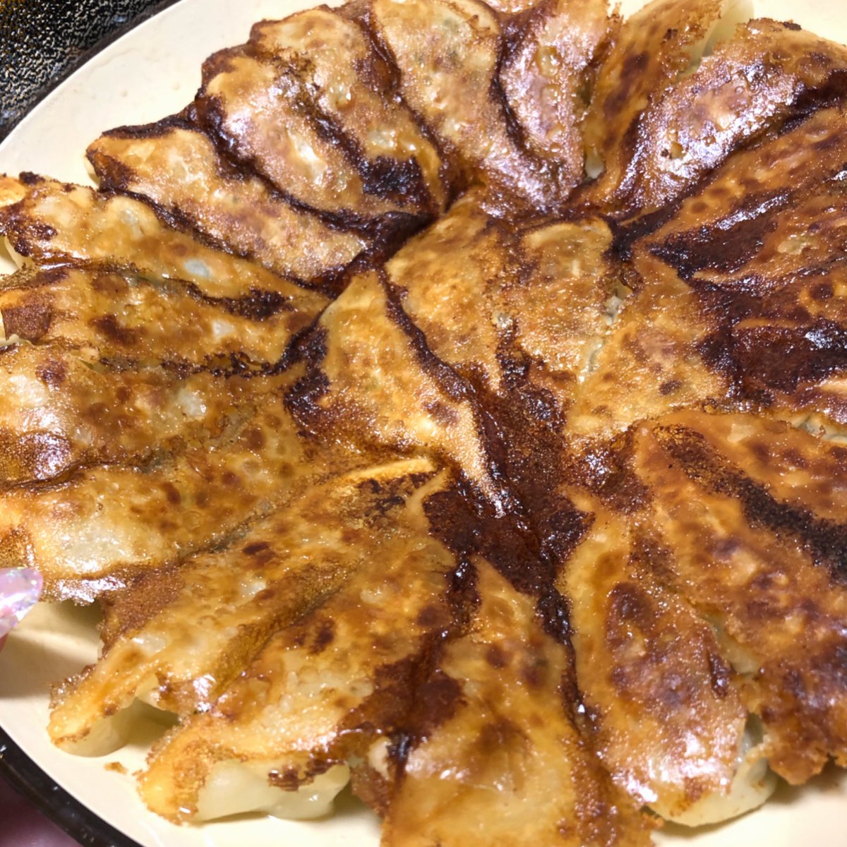 月に1回は餃子焼きたい https://t.co/rKOhg6D9oJ