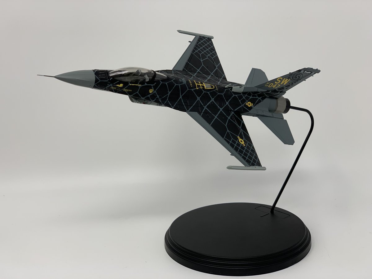 HobbyMaster F-16C アメリカ空軍 F-16デモチーム ヴェノム塗装 HA3883