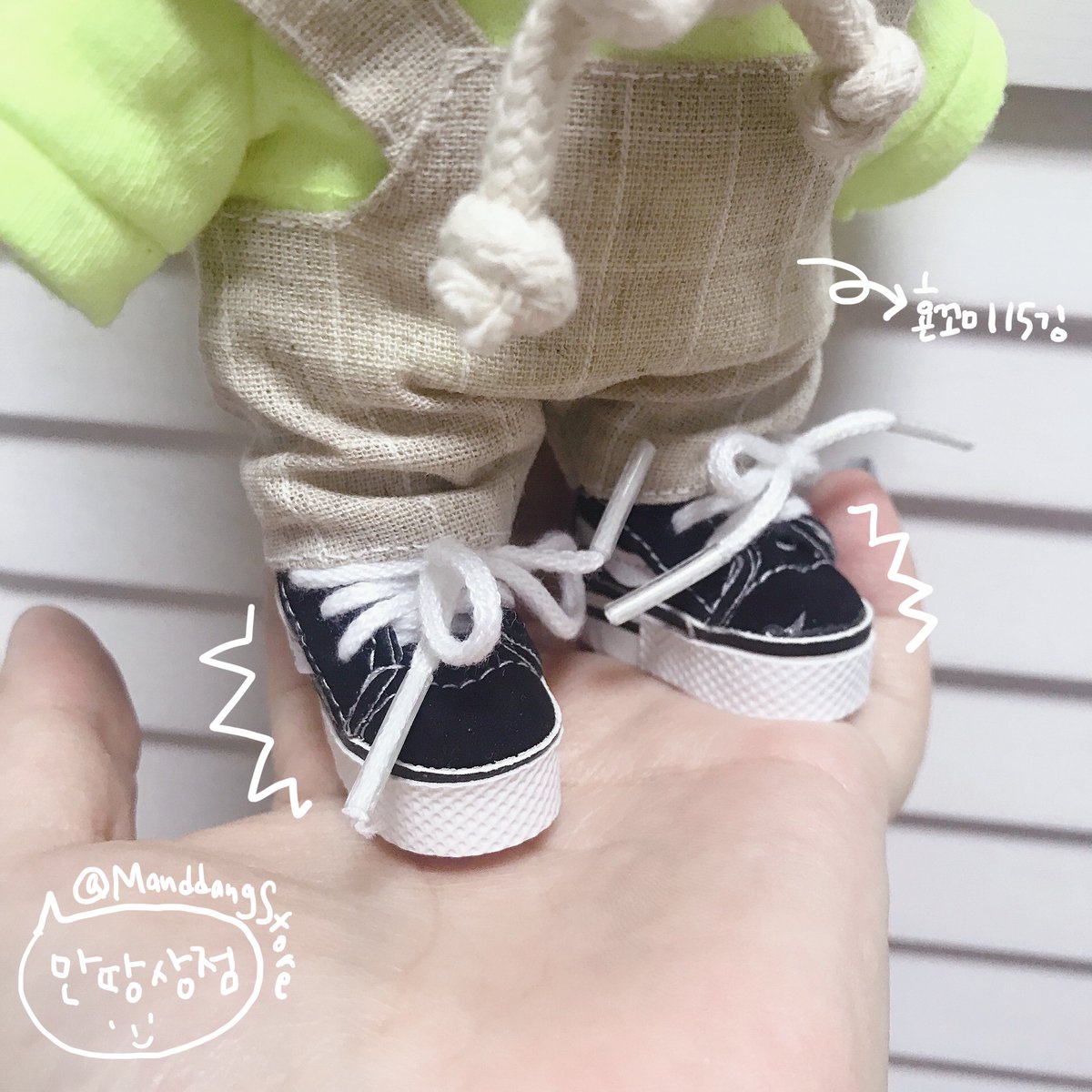 ManddangStore's tweet photo. ✨만땅상점 15깅 솜인형 신발 폼 오픈👟
1차는 정말 소량 준비했어요ㅠㅠ
소량인 만큼 할인가에 판매합니다😘

필요하신 분들은 요기에서 구매 부탁드려요!
👉https://t.co/jxCDOWRgPI

#15cm인형 #15cm #솜인형 
#횬꼬미 #규꼬미 #인형신발 https://t.co/C9n0KL3Ir6
