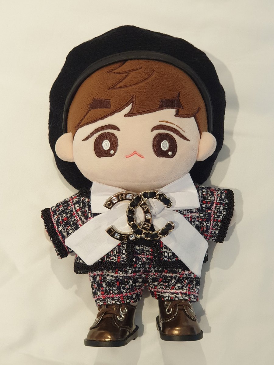 솜쨔넬 미뉴❣️
빳쑝천재✌️

트위드 자켓 <a href="/Store_malang/">말랑스토어(썸머햇👒발송완료/신상준비중)</a> 
브로치 모자 리본 셔츠 개인 소장품
구두 탸오뱌오