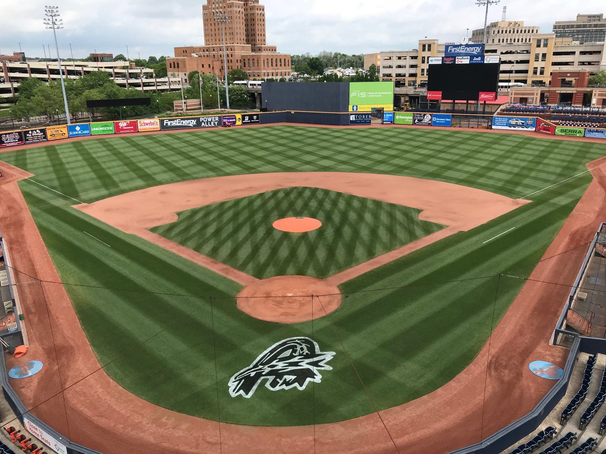 Beginning Friday, April 16, the Irish will play three straight games at Canal Park in Akron. In order to purchase tickets to any of the three games, fans must request a ticket using this link: milb.com/akron/tickets/…

4/16 - vs. Lake
4/18 - vs. Hoban
4/19 - vs. Cuyahoga Falls