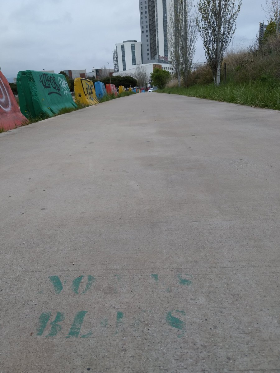 SOSBaixiLh's tweet photo. I les veïnes no volen més blocs a #LHospitalet, on el #TSJC ha declarat nul el #PDUGranvia
🌿💚🙋🏻👭🌱
#StopPDUGranvia
#MoratòriaBaixLlobregat https://t.co/Bnzz9NS58J