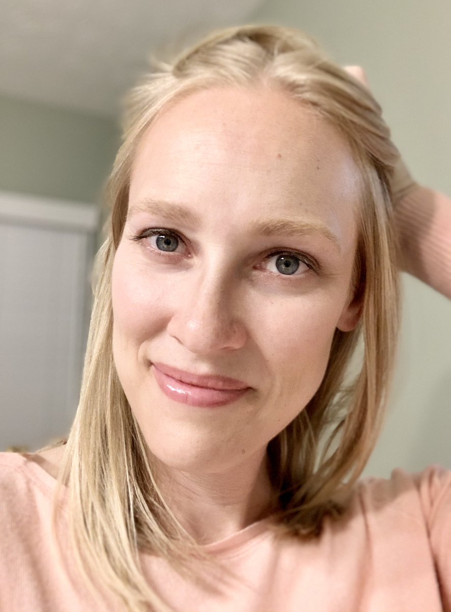 leg_up_on_life's tweet photo. After posting so many training pics, I thought Iβd better prove that I can actually get cleaned up every once in awhile π€£
#model #modeling #allcleanedup #gotreadyforonce #worerealpants #prettyinpeach #SelfieSunday #photography #selfie #feelingood https://t.co/DnKLWYBGT4
