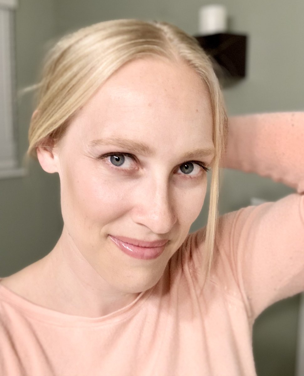 leg_up_on_life's tweet photo. After posting so many training pics, I thought Iβd better prove that I can actually get cleaned up every once in awhile π€£
#model #modeling #allcleanedup #gotreadyforonce #worerealpants #prettyinpeach #SelfieSunday #photography #selfie #feelingood https://t.co/DnKLWYBGT4