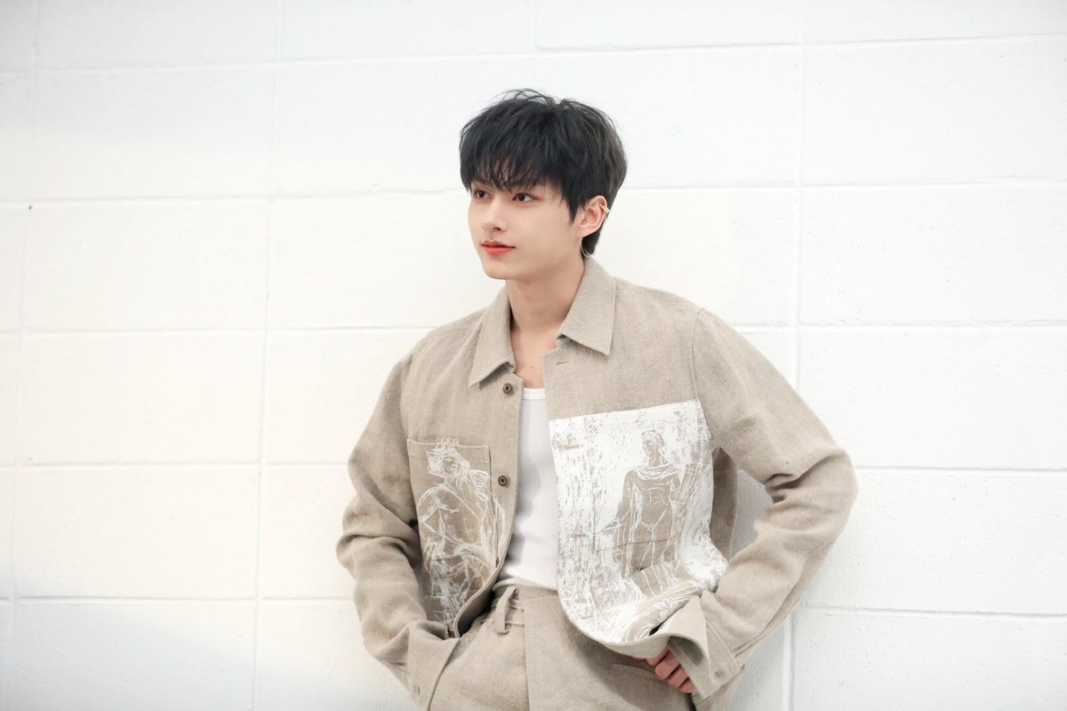 huistro's tweet photo. we are living in a junhuicentric universe btw. he is the true center of the universe ☝️ https://t.co/15yeJq9XEP