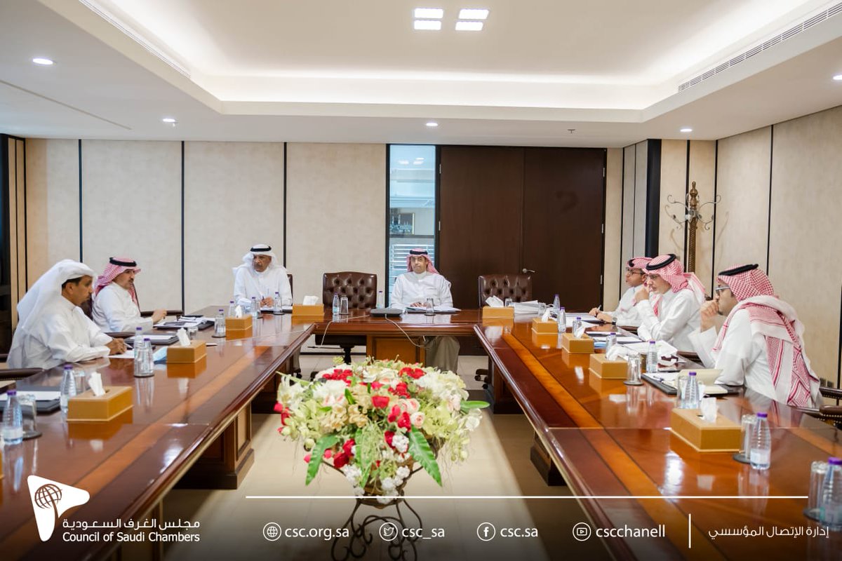 اللجنة الوطنية لمنتجي الألبان الطازجة ب #مجلس_الغرف_السعودية برئاسة أ.صالح الطويان تعقد اجتماعا  لمناقشة التحديات التي تواجه القطاع ووضع الحلول المناسبة لها ، واستعراض الجهود المبذولة والتعاون المثمر المقدم للقطاع من الجهات الحكومية ذات العلاقة.