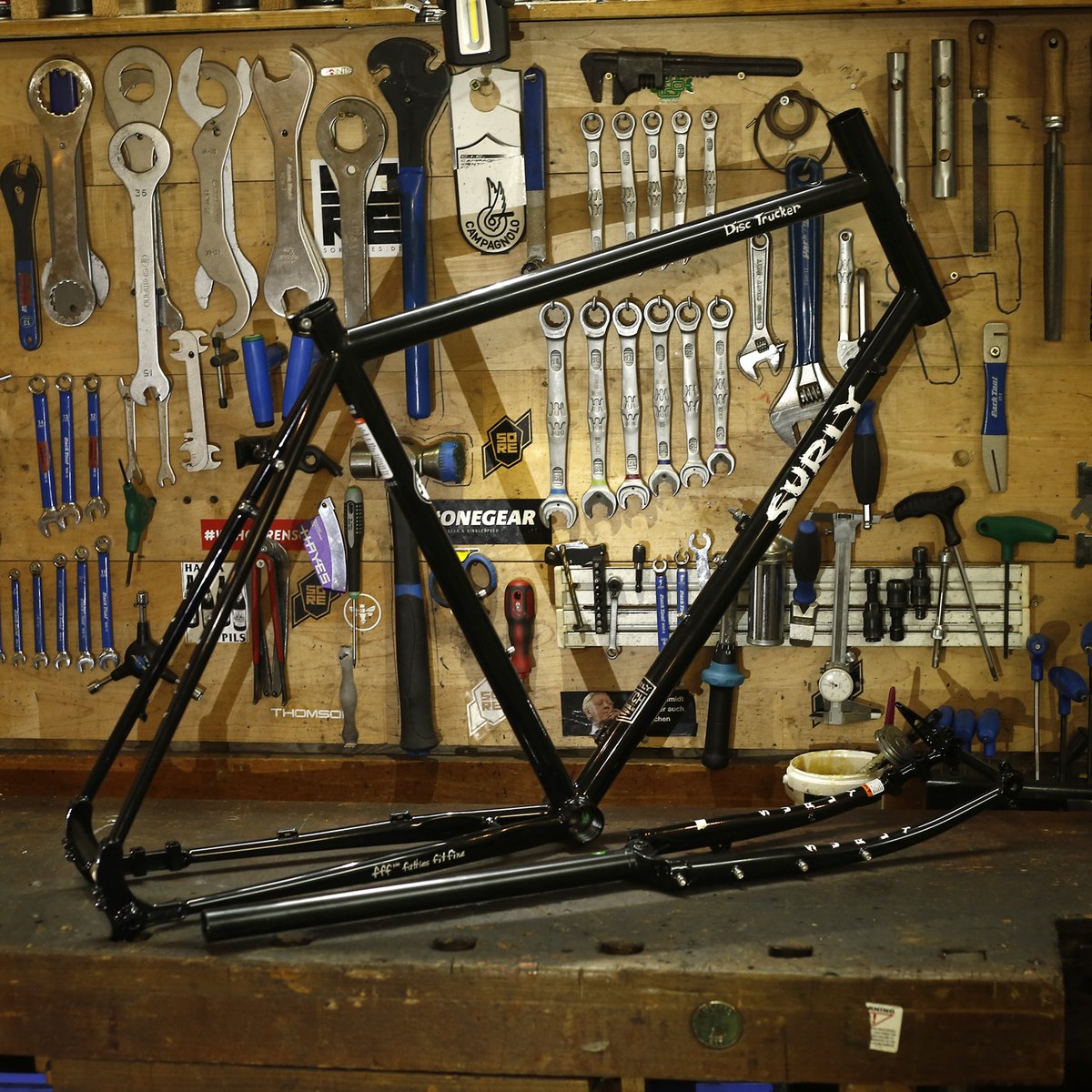 SoreBikes's tweet image. New frame day! Ultimate adventure bike!

@Surly_Bikes Disc Trucker

#frameset #adventurebike #cycling #touringbike #cyclinglife #bicycle #fahrradrahmen #newbikeday #bikeshop #hansemannstrasse #ehrenfeld #custombike #sorebikes