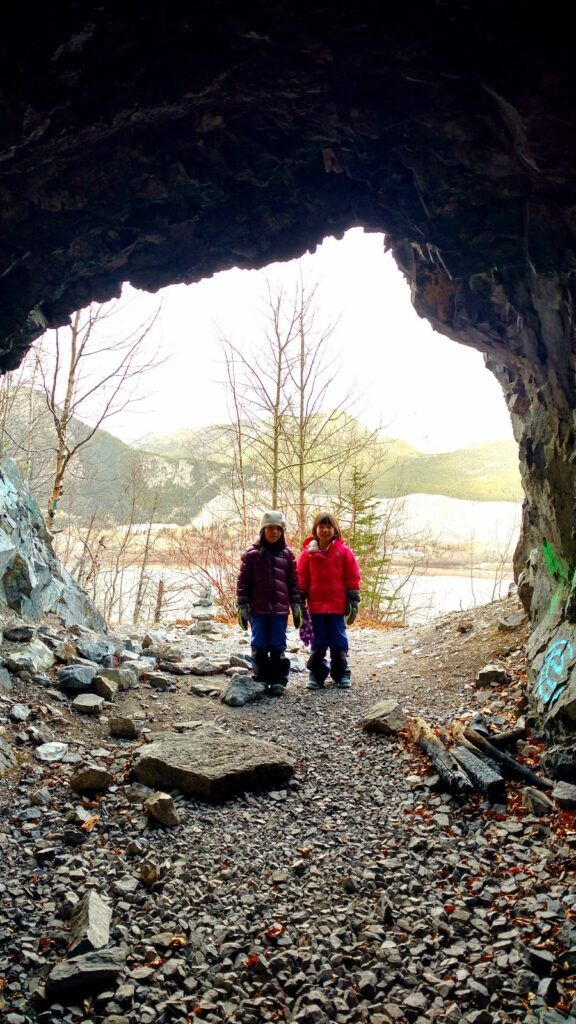 playoutsidegal's tweet photo. Good morning!! 😎 Here are 15 fun things to do in Canmore this spring from chasing waterfalls to spelunking!! Enjoy!! https://t.co/hOPT4Qy7Cs
@TourismCanmore #ExploreCanmore @MysteryTowns #mysterytowns @basecampresorts #basecampresorts https://t.co/saWAFh9kvk