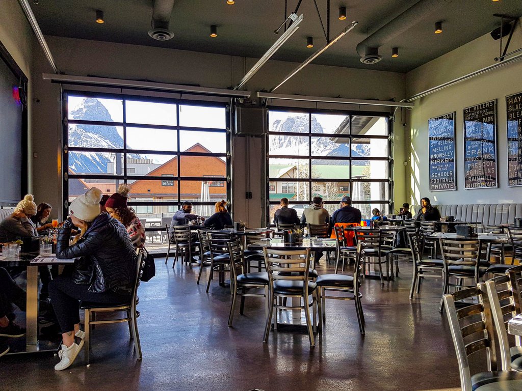playoutsidegal's tweet photo. Good morning!! 😎 Here are 15 fun things to do in Canmore this spring from chasing waterfalls to spelunking!! Enjoy!! https://t.co/hOPT4Qy7Cs
@TourismCanmore #ExploreCanmore @MysteryTowns #mysterytowns @basecampresorts #basecampresorts https://t.co/saWAFh9kvk