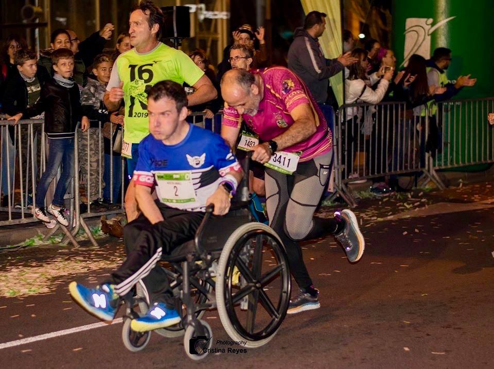 Tras solo 6 días de apertura de inscripciones, ya somos + de 100 maratonianos 👏👏👏 Muchas historias detrás de cada runner, pero la de Agustín Rodríguez, siempre luchando por la inclusión real en el deporte y fuera de el, es para enmarcar. ¡Gracias por estar siempre ahi!