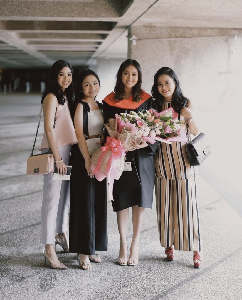 holasenyoritas's tweet photo. happy national siblings day!✨ https://t.co/MSG6MPb87W