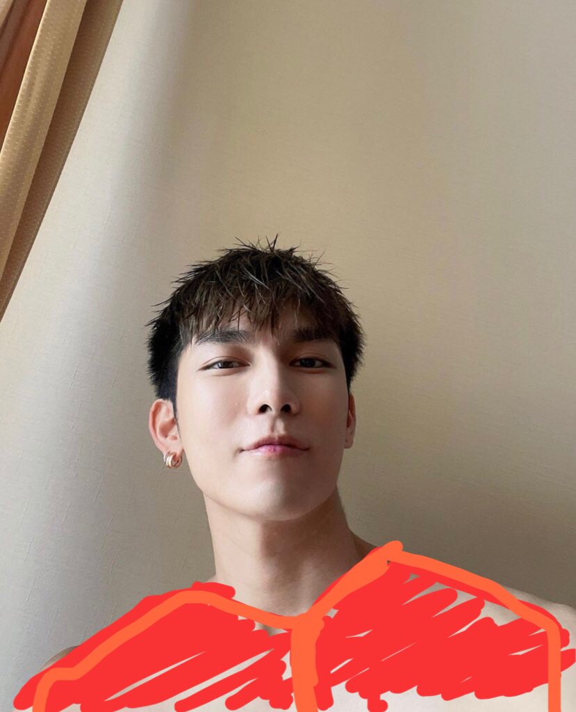 MewsuppasitTH's tweet photo. ใส่เสื้อนะคะ อากาศมันหนาว!!! 

 #พี่มิวหนาวไม่ไหว https://t.co/dfd6dWhP9G