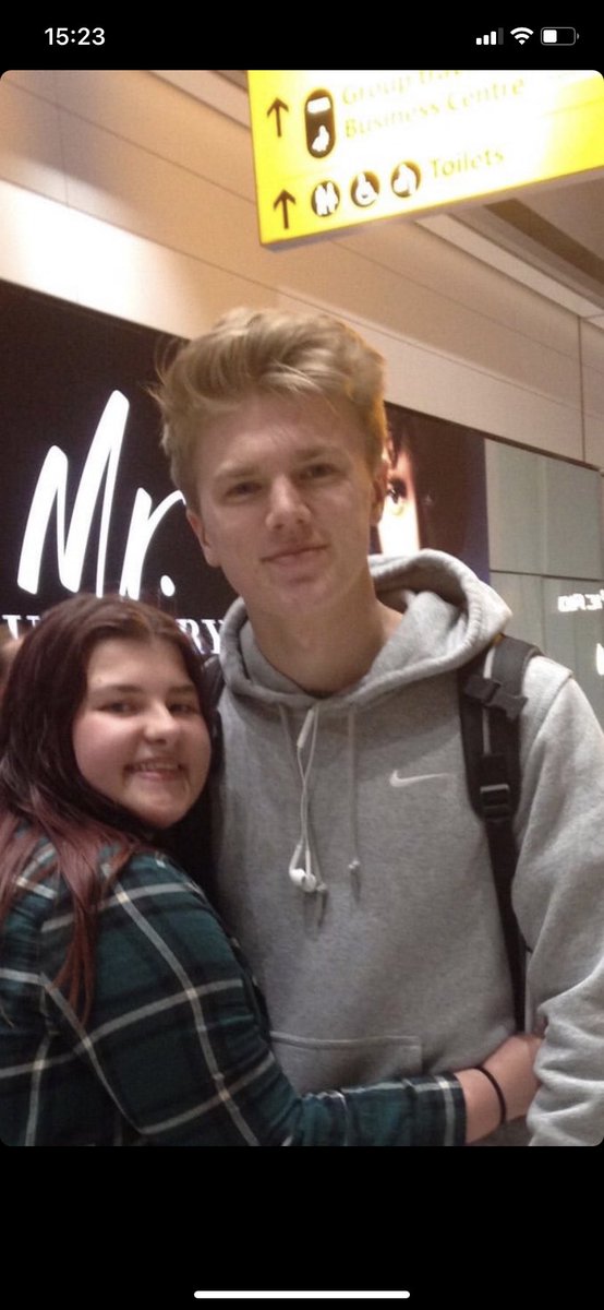 Reeceane's tweet photo. Four years ago I met New Hope Club for the two first times ever and I’m so emotional lol we grown up 🥲 https://t.co/MWDKax7i5M
