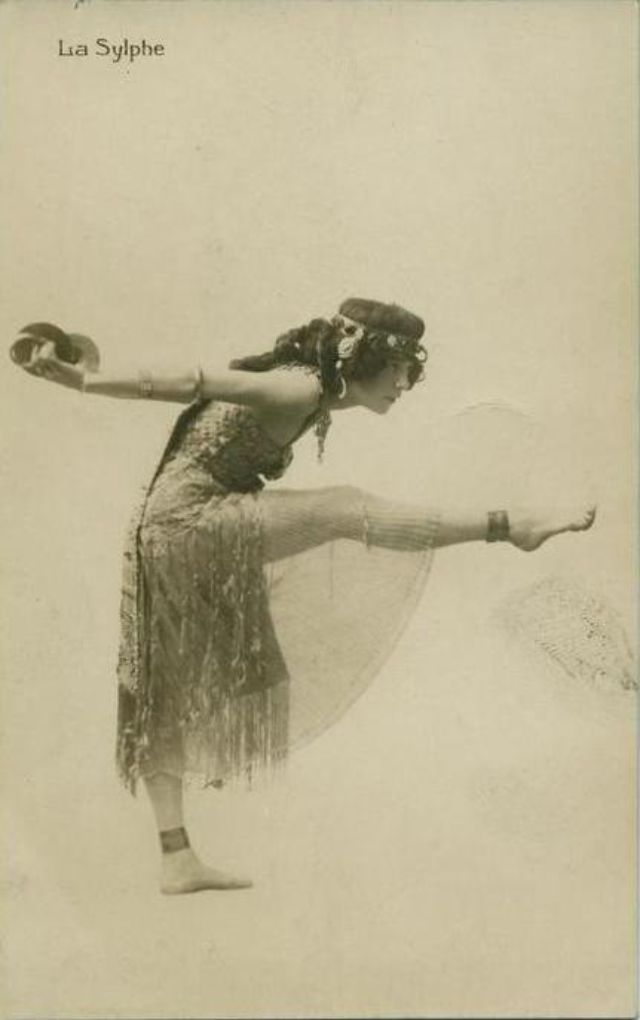 Although her appearances often provoked shock, La Sylphe confessed that her New York performances were tame in comparison to those she gave earlier in Europe. She performed as close a rendition of her "muscle dance" as she dared, given American conventions.