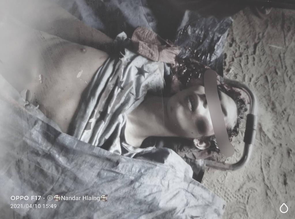 tw // blood ,death
Terrorists shot a passer-by motorcyclist yesterday in Tamu, Sagaing for no apparent reason and he died on the spot.
#Apr11Coup
#WhatsHappeningInMyanmar