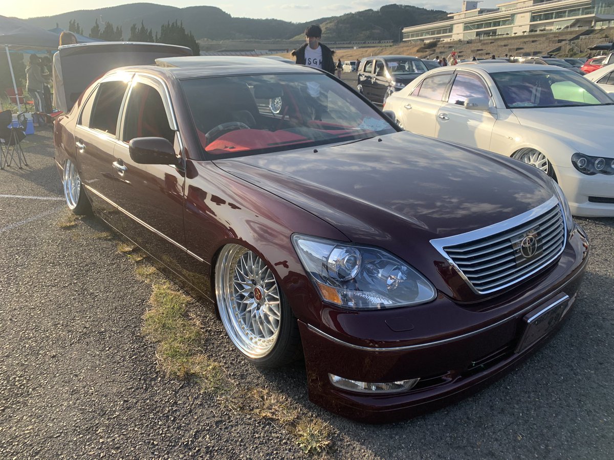 Lexus430VIP's tweet photo. とりあえず今年の仕様が
完全ではないですが
形になりました！

エアロ加工
ルーフ　ミラー同色
エンジンルーム塗装
エキマニ　触媒交換

ホイール
work VS

トランクオーディオ

今回の仕様変更に
協力してくれた方々本当にありがとうございました😊
これからもよろしくお願いします！ https://t.co/26CNfUNekQ
