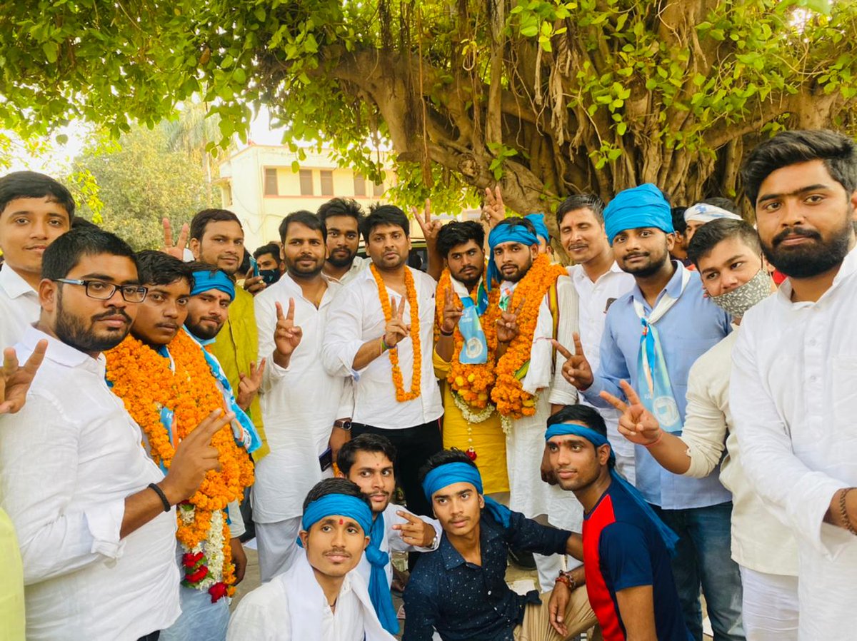 EqubalFaizy's tweet photo. पीएम मोदी के संसदीय क्षेत्र वाराणसी में काशी विद्यापीठ के बाद संपूर्णानंद संस्कृत विश्वविद्यालय में @nsui ने सभी पदों व समस्त 7 संकायों पर शानदार जीत दर्ज की।
#NSUISweepsVaranasiAgain
@Neerajkundan
#KashiWithNSUI
#NSUISweepsVaranasiAgain https://t.co/MuoNj5KtP5