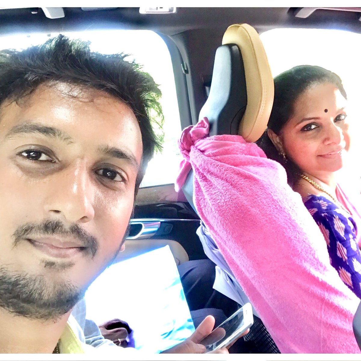 siddiqshaik87's tweet image. #NewProfilePic2️⃣0️⃣2️⃣1️⃣ 
#onelife #oneLeader
My one and only one Leader |@RaoKavitha Ma'am|
#telangana