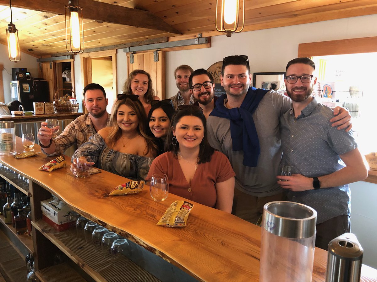 crushbeerwine's tweet photo. 🚎🍇 Feeling “inspired” to dive into the Tour Season 🍇🚎

#crushbeerwinetours #cbwt #cometourwithus #iloveny #iloveflx #inspiremoore #winetime https://t.co/CcDhU6L5KQ