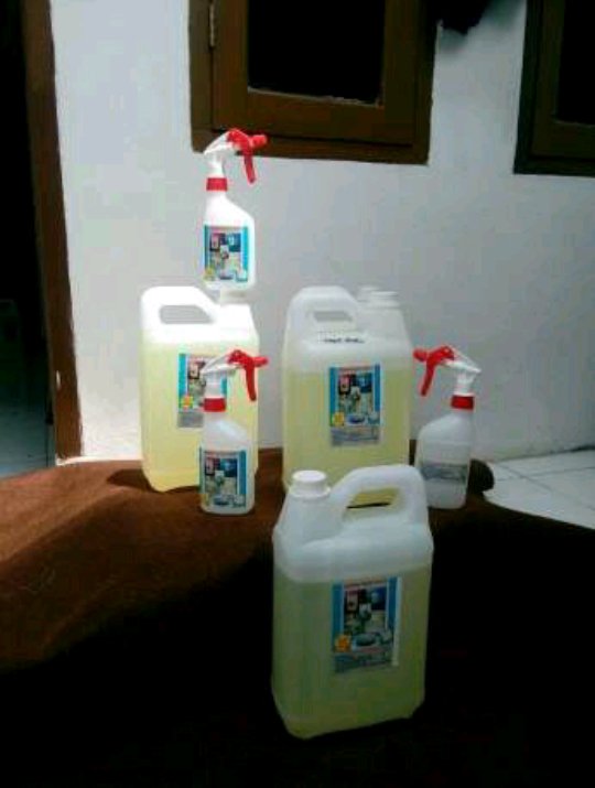 Shalat taraweh  udah boleh.. Supaya wangi dan sebagai disfektan.. Mari di order parfume khusus masjid dan musolla ada dikami...