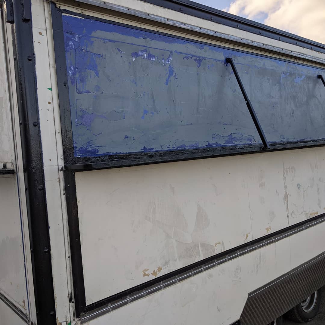 SxNewcastle's tweet photo. Bit of a transformation for this burger van. Full wrap using @Metamarkuk md7 white vinyl and md5 prints. #burger #van #Northumberland #northeast https://t.co/dZKBlP4orV