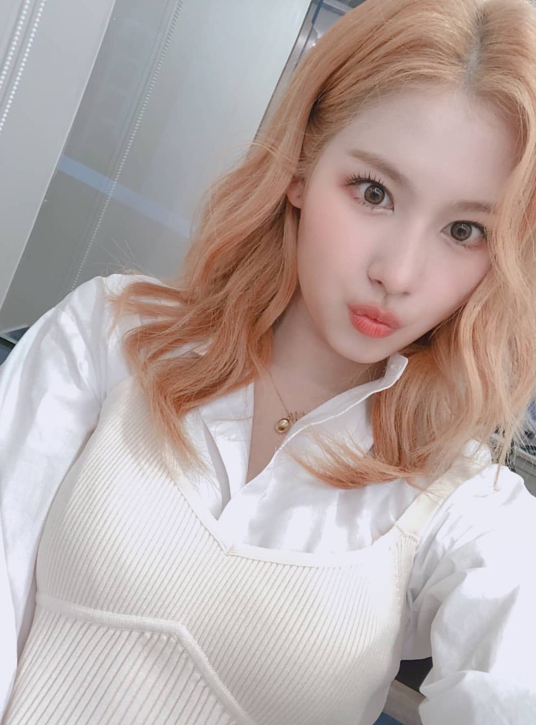 Misa ᴗ Sana S Ig Update Yes I Am Sana Fansign My Hair Looked Orange On Screen But It S Actually This Color T Co La7icljwtr Twice 트와이스 Jypetwice T Co A3ixshkajx Twitter
