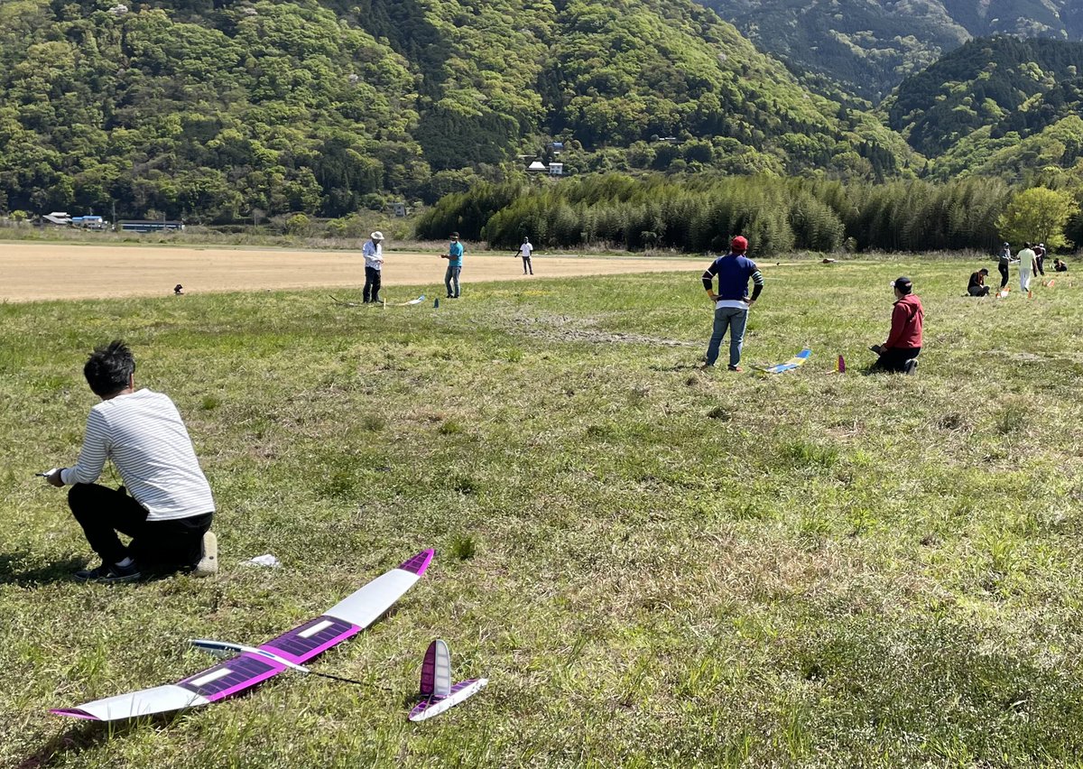 GotoGengo's tweet photo. Competition 002
28回四国サーマル大会、好条件と思いきや、12時頃から5m以上の強風のなか、かなり厳しい大会となるました。が、やっぱり力のある方はしっかり結果を積み重ねていきます。いい経験になりました！
#F5J #ExplorerBF #glider #nanmodel #Infinity #F3Res https://t.co/nIQoB9McWw