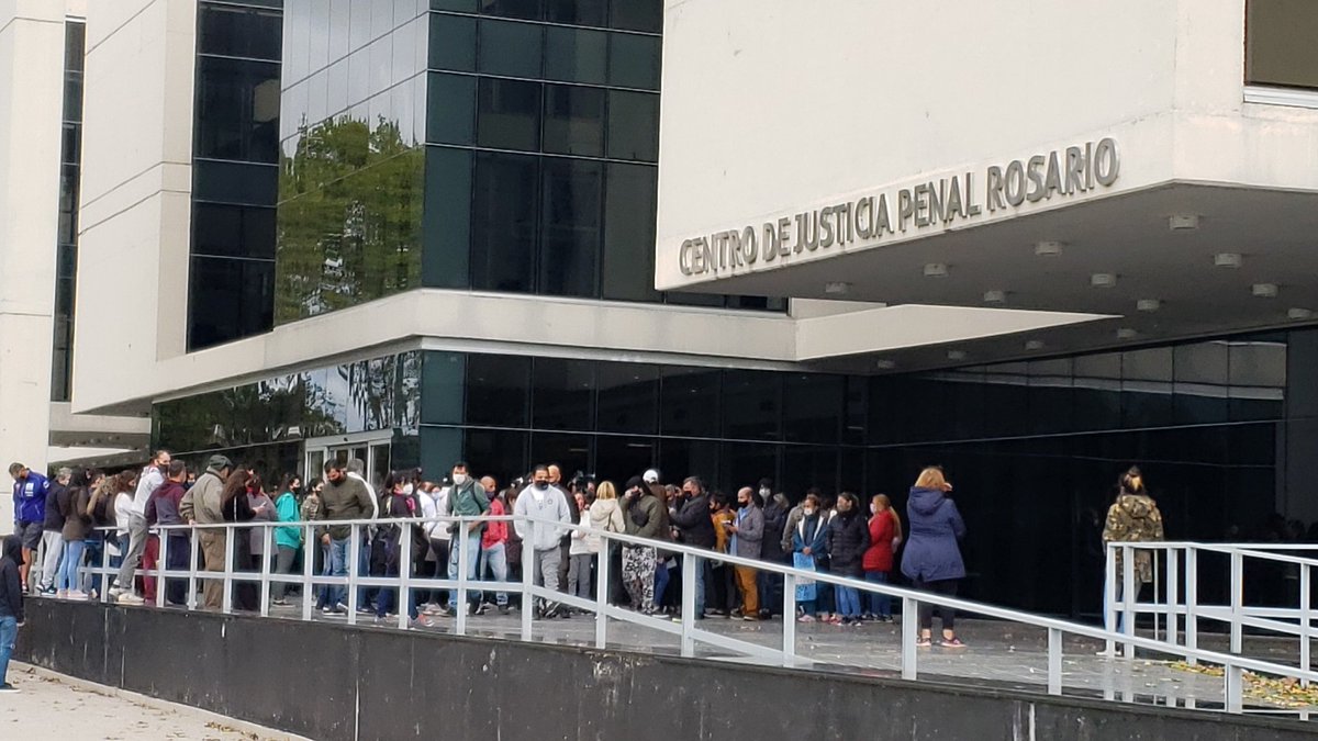 Se nos ríen en la cara. A Dieguito le acaban de dar 60 días de prisión preventiva, aruinando su vida y la de sus familiares por su legitima defensa ante un hecho de robo a mano armada. Mi absoluto repudio ante esta justicia cómplice y cobarde. DIEGO SOMOS TODOS #LiberenADiego.